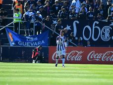 El primer gol del partido lo marcó Blas Armoa a los 27 segundos del partido. Superclásico mendocino entre Independiente Rivadavia y Gimnasia y Esgrima. El primer gol del partido lo marcó Blas Armoa a los 27 segundos del partido. Superclásico mendocino entre Independiente Rivadavia y Gimnasia y Esgrima.