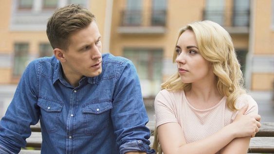 Horóscopo: los cinco signos sobreprotectores en una relación