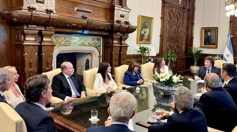 En el marco de un encuentro celebrado en Casa Rosada, el presidente Javier Milei convocó a su Gabinete a “dar la batalla cultural”