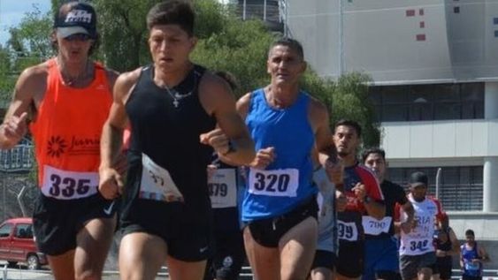 Torneo local, en la pista sintética del Parque Gral. San Martín. Categoría Mayores y Masters. /Imagen ilustrativa- Gentileza Raúl Flores.