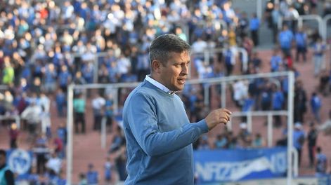 Los Andes | Fútbol Liga Profesional, Godoy Cruz Antonio Tomba vs Estudiantes de la Plata en el Estadio Malvinas Argentinas Diego Flores D.T. de Godoy CRuzFoto: José Gutierrez / Los Andes