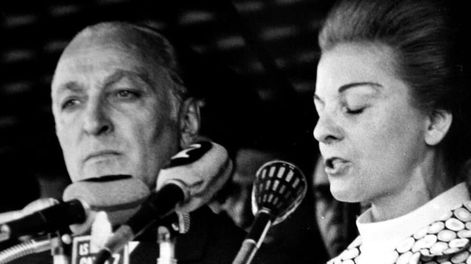 De altares y mausoleos - Por Armando Torres