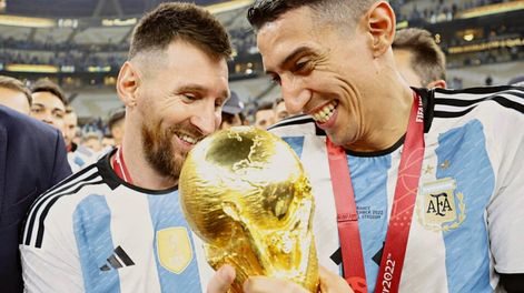 Ángel Di María iba a dejar de jugar en la Selección, pero habrá más funciones para disfrutar. Messi también seguirá. / @Argentina