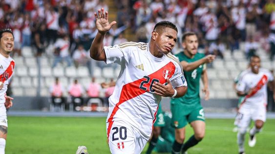 Perú derrota a Bolivia y sale del fondo de las Eliminatorias.