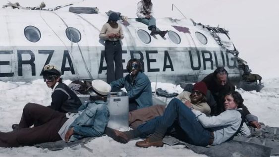 La Sociedad de la Nieve, la película de Netflix que cuenta la historia de los sobrevivientes del avión uruguayo que se estrelló en Los Andes.