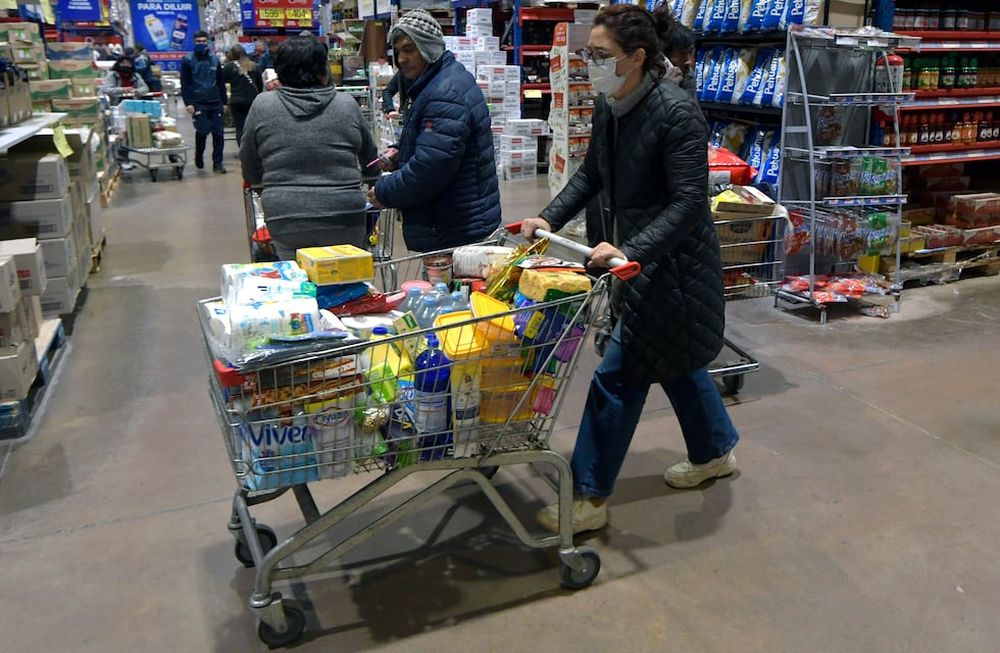 En los últimos doce meses, la Canasta Básica Alimentaria registró un incremento del 84% en Mendoza.Foto: Orlando Pelichotti / Los Andes