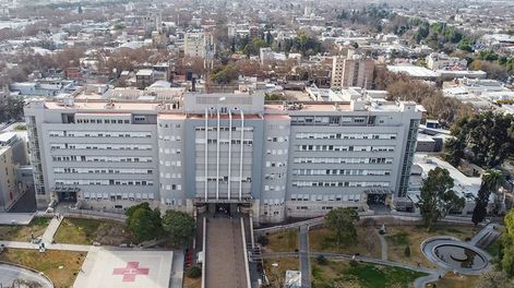 Hospital Central.Foto: Marcelo Rolland / Los Andes