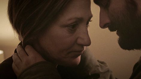 Outside in, una historia con matices fuertes y una profunda mirada al desarraigo de la vida