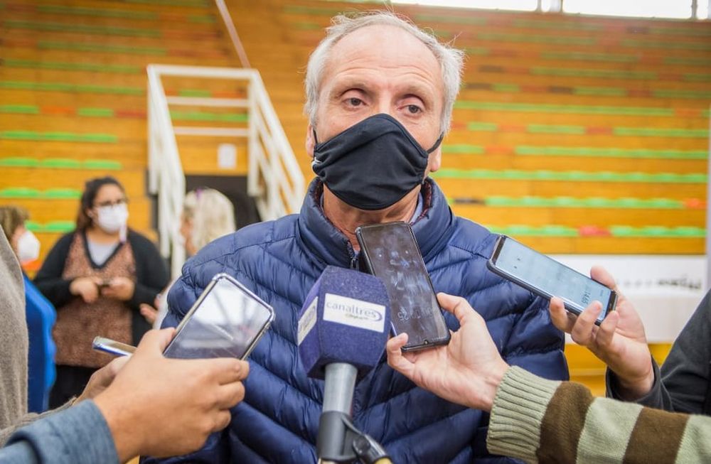 Rufeil anunció el traslado del operativo de vacunación al “Torito” Rodríguez en San Martín