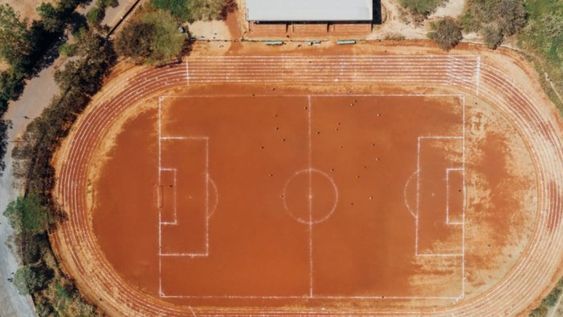 El estadio Rungrado Primero de Mayo, está situado en la ciudad de Pionyang, Corea del Norte, y cuenta con una capacidad para 114.000 espectadores.