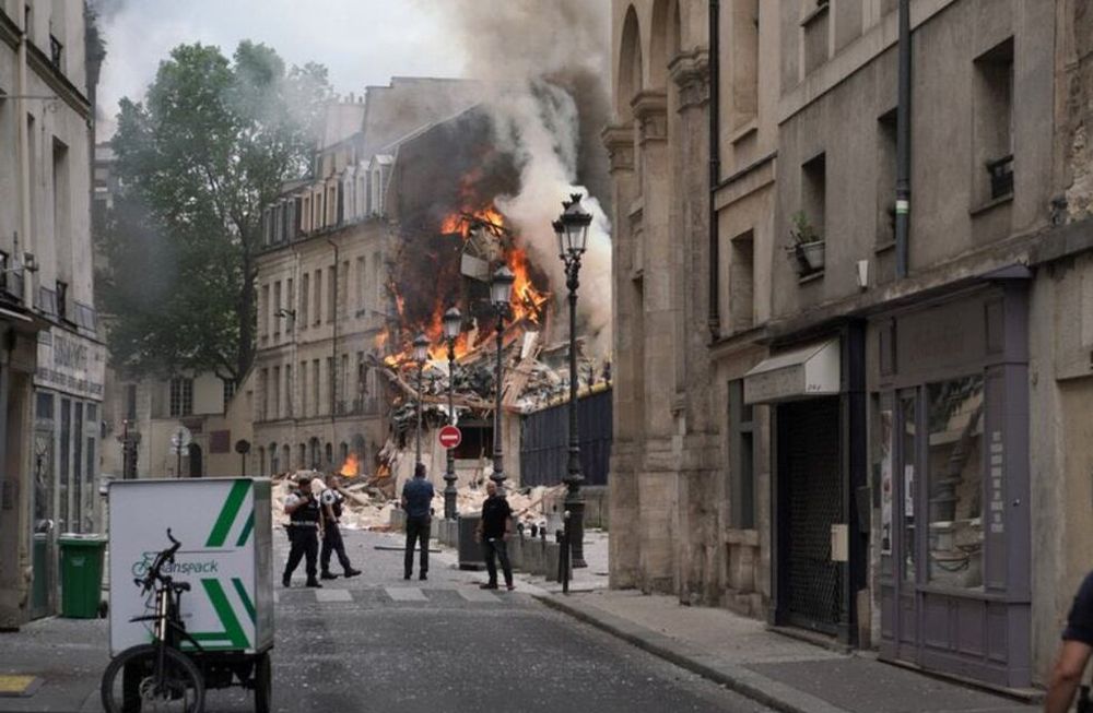 La explosión se produjo cerca del histórico hospital militar Val de Grace - Foto Twitter Brad Welton