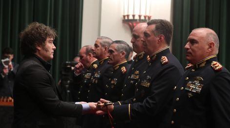 El Gobierno habilitó a militares a ocupar cargos políticos no electivos sin interrumpir su carrera profesional.