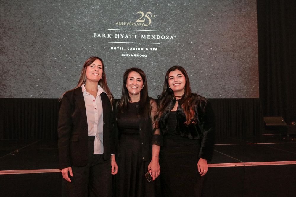 Diario Los Andes dijo presente en la celebración aniversario de Park Hyatt Mendoza, a través de la participación de Celeste Laciar, Soledad González, Secretaria de Redacción,  y Melisa Sbrocco. 
