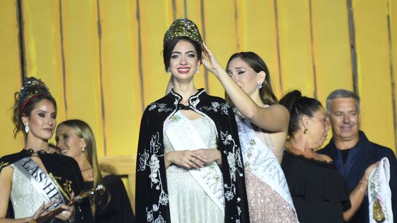 Sofía Perfumo, de General Alvear, fue coronada virreina Nacional de la Vendimia 2025