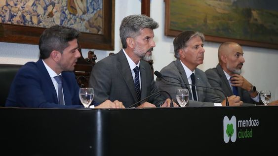 Con un claro mensaje al presidente Milei, Ulpiano Suarez dio su discurso ante el Concejo Deliberante