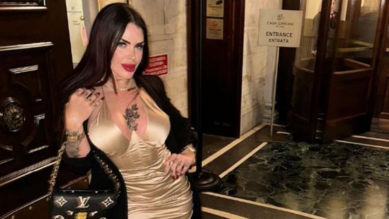 Sofía Clerici frente al prestigioso y exclusivo restaurante italiano, Casa Cipriano Napoli. Foto: Sofía Clerici en Instagram.