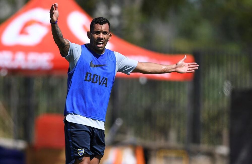 Tevez jugó un picado en Fuerte Apache