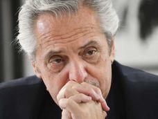 causa seguros: alberto fernandez se presento en comodoro py en un intento de apartar a ercolini