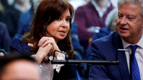 Cristina Fernández de Kirchner y su abogado Carlos Beraldi (Foto archivo)