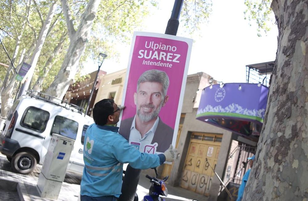 Tras las elecciones, retiran la cartelería política