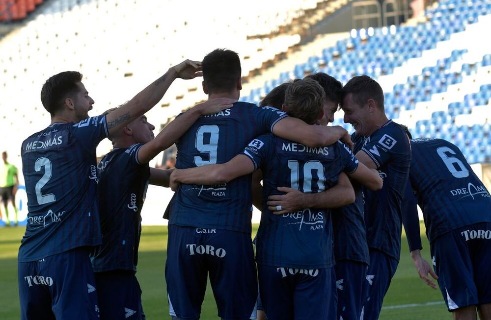 15  Mayo 2022 Deportes FútbolEsta tarde el Club Sportivo Independiente RivadaviaJugó en el Estadio Malvinas Argentinas, contra Atlético Rafaela por la 15ta. fecha de la Primera Foto: Orlando Pelichotti - Los Andes