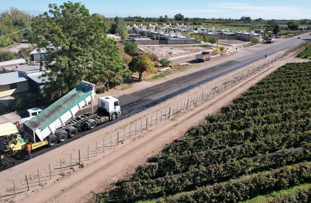 Vialidad Mendoza asfalta un importante corredor productivo de San Martín