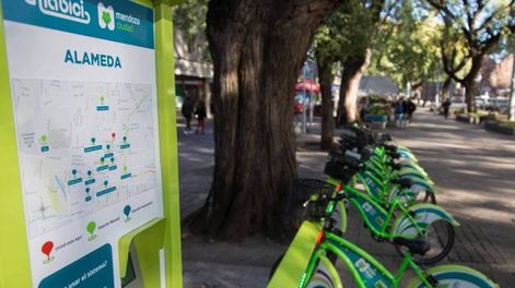 Los Andes | Un joven deberá pagar casi 19.000 pesos de multa por no devolver una bicicleta del programa En la Bici (Ciudad de Mendoza) que le robaron en un asalto en 2018.