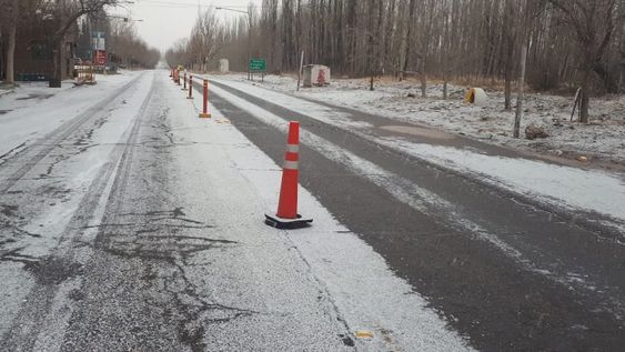 Postales de invierno: desde sus “ventanas”, los mendocinos mostraron la sorpresiva nevada