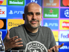 El entrenador español Pep Guardiola no se inclinó por España como Favorito.