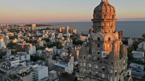 Empleo en Uruguay: qué profesionales argentinos son los más requerido en el vecino país.