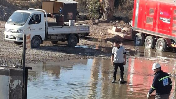 Derrame cloacal en Corralitos. Foto: Gentileza