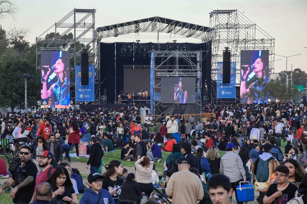 Festejo de la primavera en el predio de la Virgen de Guaymallén