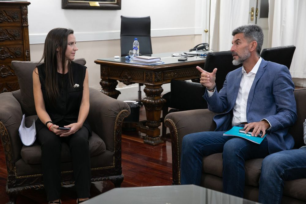 La ministra de Seguridad, Mercedes Rus, y el intendente de Ciudad, Ulpiano Suárez, impulsores de la ley aprobada. 