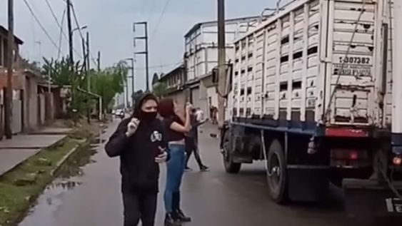 Carniceros echaron a golpes a veganos que se manifestaban en un frigorífico de Monte Grande