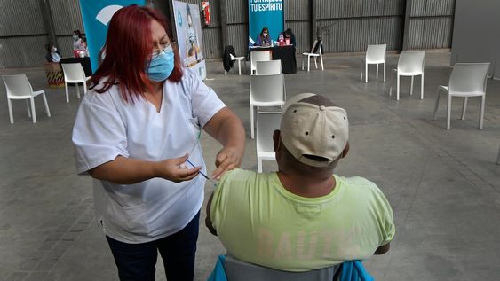 Mayores de 40 años con diabetes mellitus tipo 1 y 2 ya pueden inscribirse para la vacunación contra el Covid-19 - Orlando Pelichotti / Los Andes