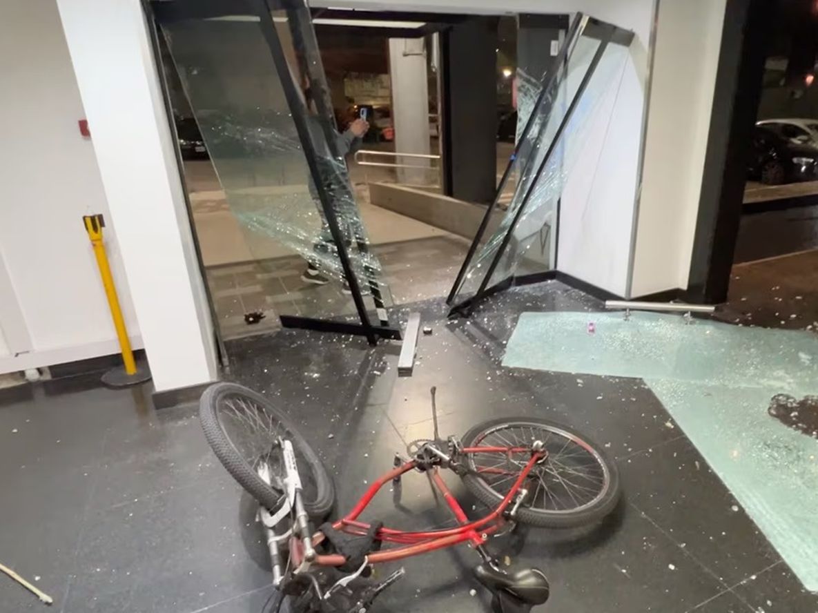 Ataque a la sede de Artear —donde funcionan Canal 13 y Todo Noticias (TN)— ocurrido el pasado 10 de junio