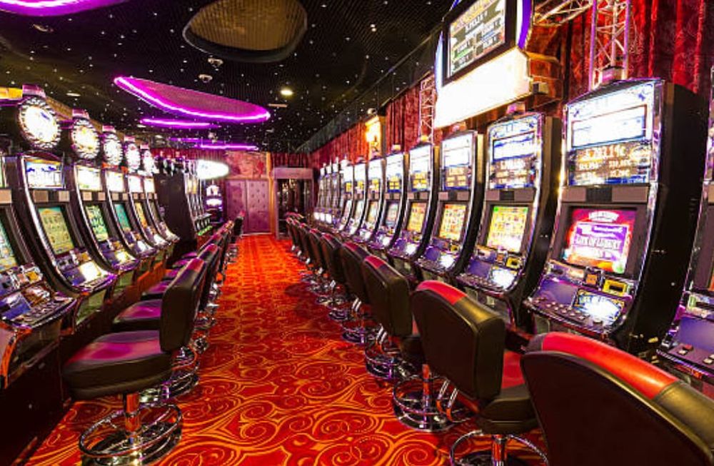 Una mujer informó a las autoridades que Elías F. había abandonado a su hijo, de 8 años, en su vivienda con motivo de asistir al casino. Foto: iStock
