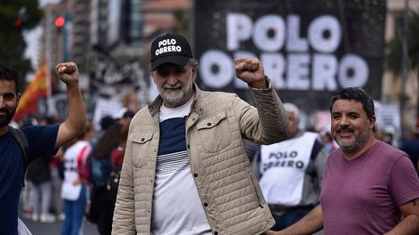 Los Andes | Dirigente Polo Obrero Eduardo Bellliboni, marcha federal piquetera. Organizaciones sociales Polo Obrero marchan por el centro de la ciudad de Córdoba. (Ramiro Pereyra/La Voz)