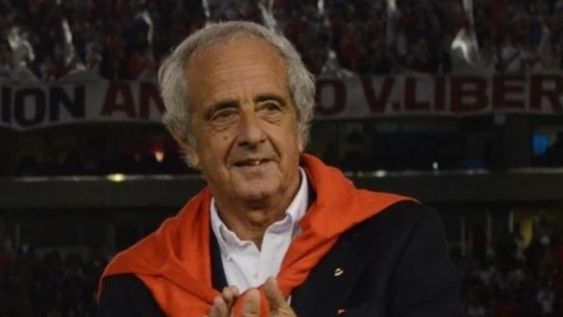Rodolfo DOnofrio confirmó no seguirá ligado a la vida política de River Plate y le agradeció el histórico relato: Y va el tercero....