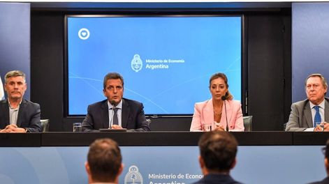 Los Andes | El ministro de Economía, Sergio Massa, anunció la intervención de la empresa de energía eléctrica Edesur. Foto: prensa Ministerio de Economía