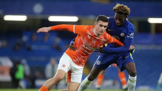 El jugador británico se reconoció abiertamente gay y es el primer caso tras más de 20 años. Recibió apoyo de grandes personalidades del mundo. / Gentileza.