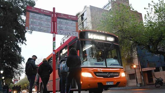 Del total del Presupuesto, Mendoza destinará $13.000 millones a la compensación tarifaria del boleto. Foto: José Gutiérrez / Los Andes