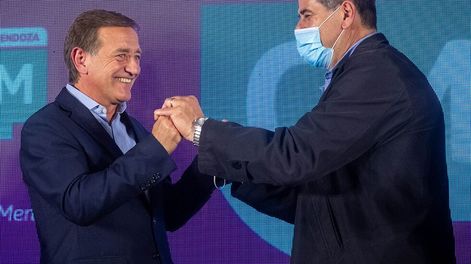 Los Andes | Elecciones Legislativas PASO 2021. Rodolfo Suárez y Mario Abed celebran el contundente triunfo de Cambia Mendoza con el 43% de los votos. Foto: Ignacio Blanco / Los Andes