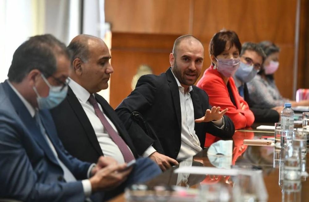 Guzmán explicó a los funcionarios del Gabinete cómo encararía la reunión con los legisladores.