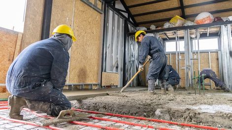 El Gobierno destacó que en mayo subió 0,1% el empleo formal privado, en medio del ajuste.