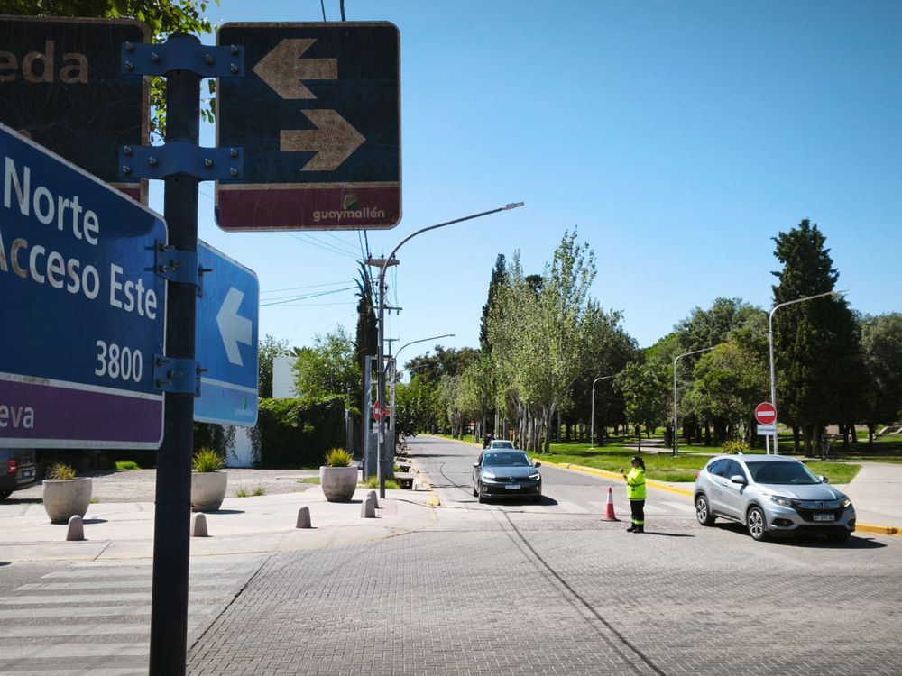 Cambio de sentido en las laterales del Acceso Este