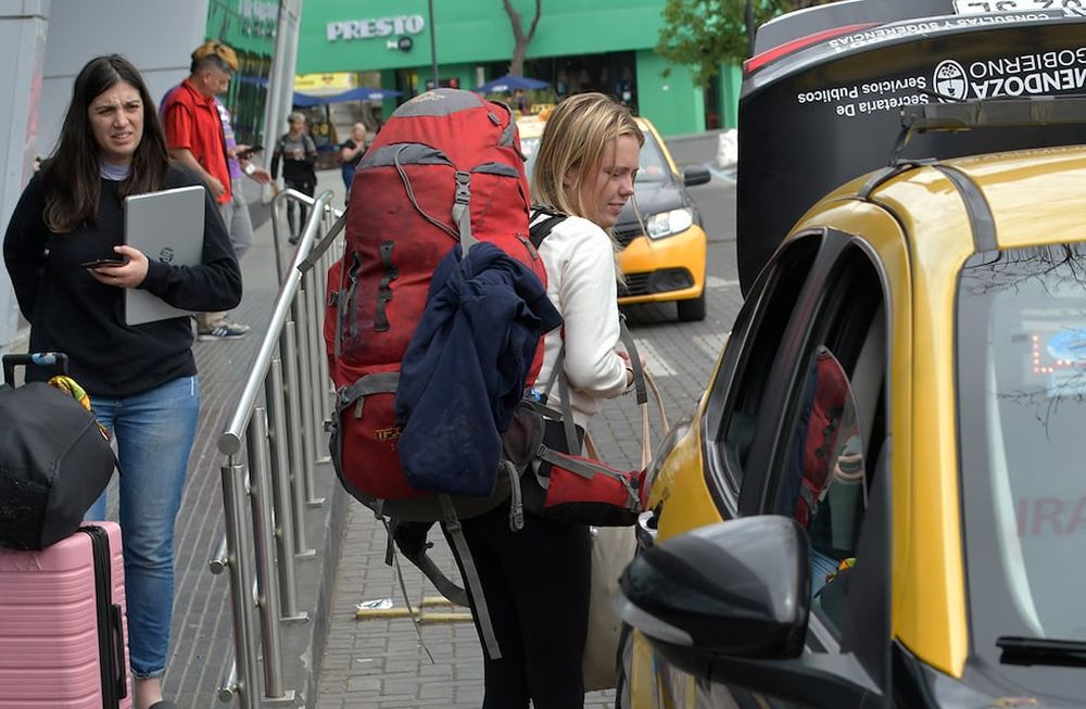 Aumentó más del 50% la tarifa de taxis y remises: cuánto cuesta viajar en Mendoza (Orlando Pelichotti / Los Andes)Foto: Orlando Pelichotti