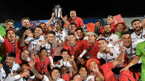 Final de la copa Argentina en el estadio Malvinas Argentinas, donde Patronato se consagró Campeón al vencer a talleres de Córdoba. Foto: Orlando Pelichotti / Los Andes