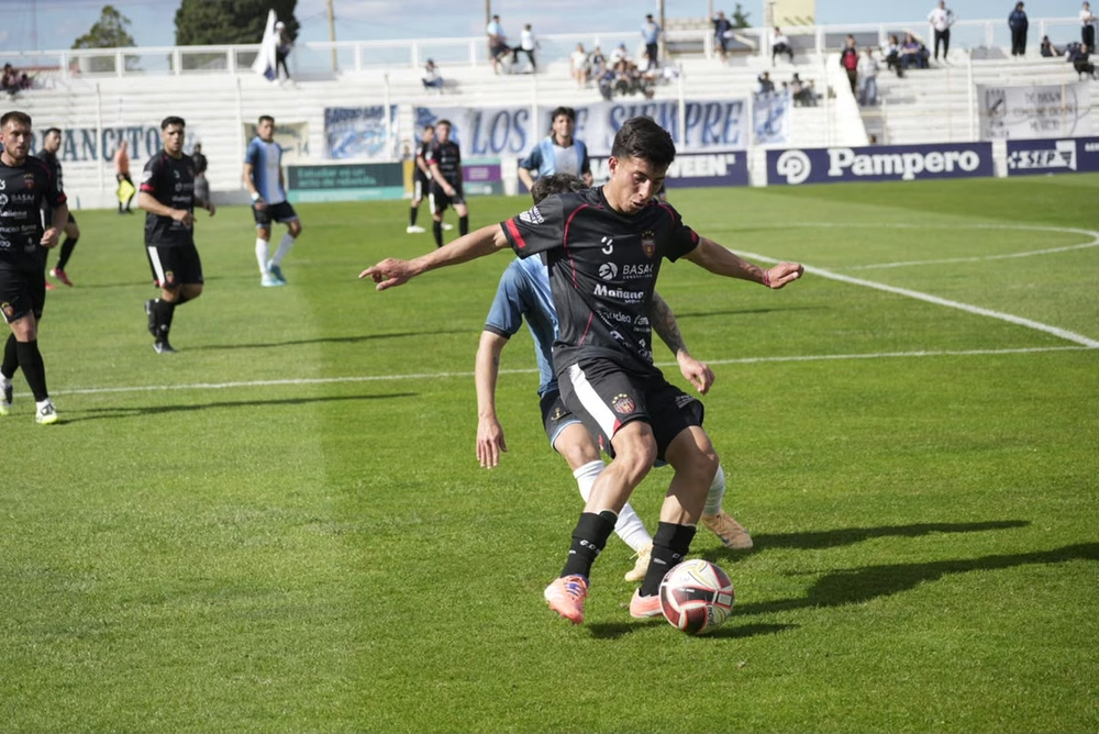 La Fundación se trajo un valioso empate desde Puerto Madryn, donde igualó 0 a 0.&nbsp;