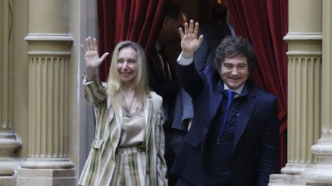 Javier y Karina Milei, presentes en la jura de diputados electos